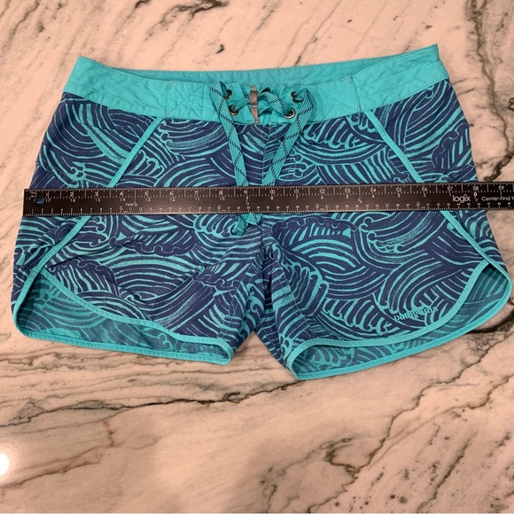 Patagonia Women’s Wavefarer Board Shorts. Size 2.  Great condition! - Picture 5 of 12
